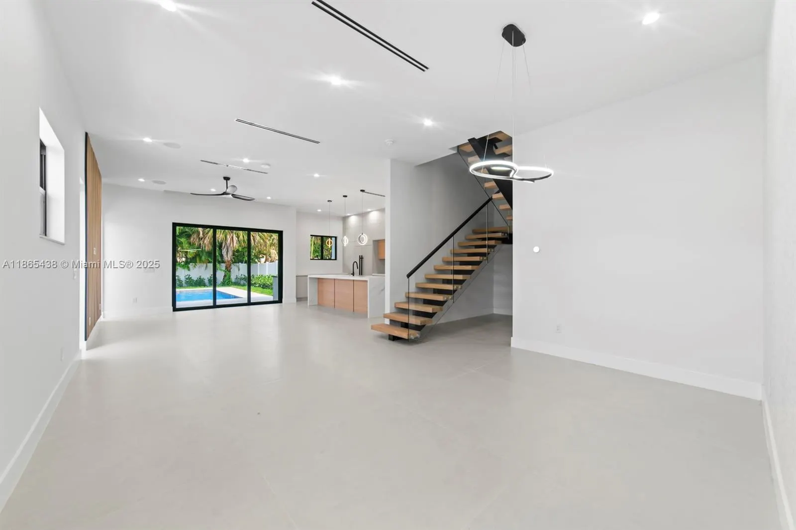1320 NE 16th Ave, #B