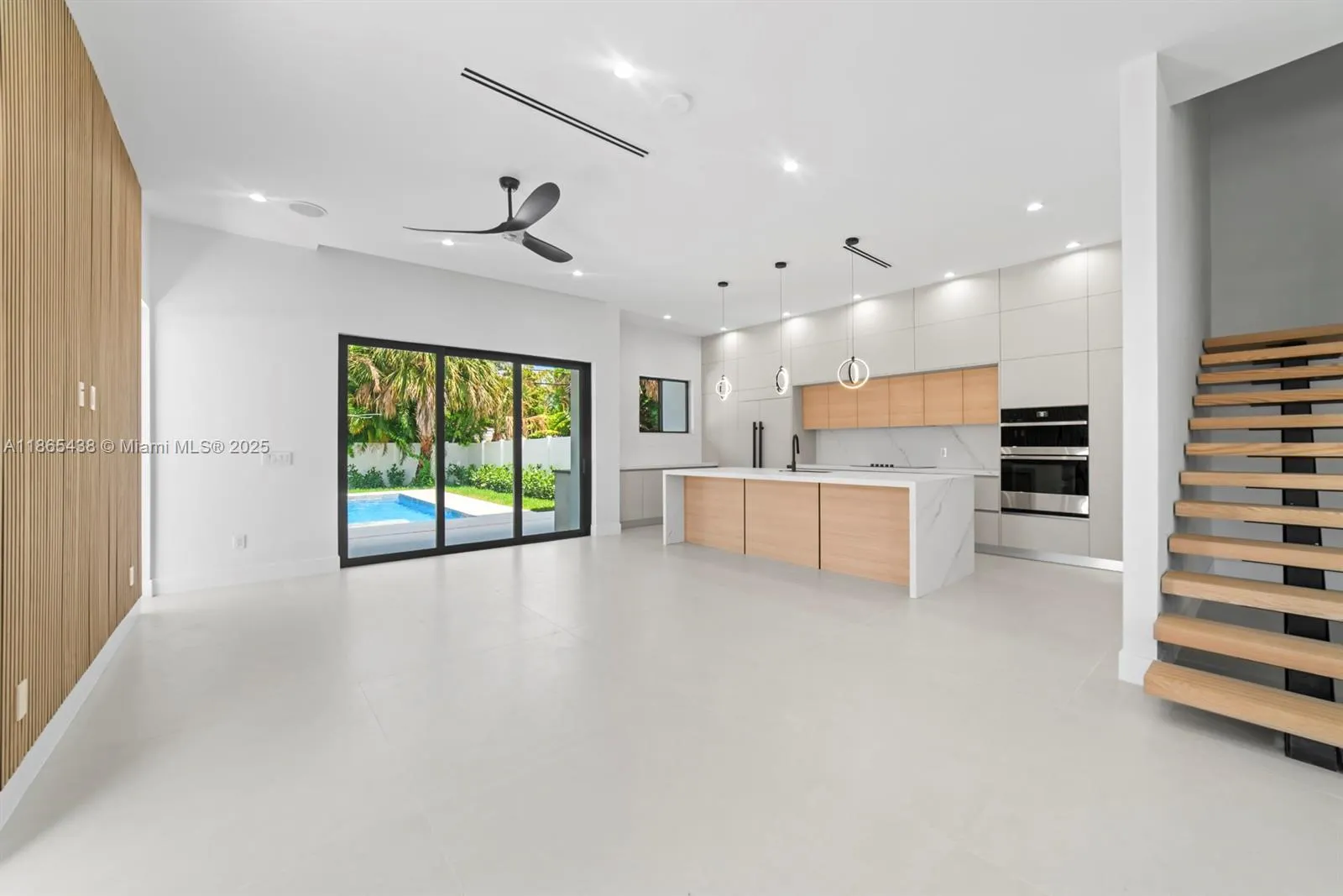 1320 NE 16th Ave, #B
