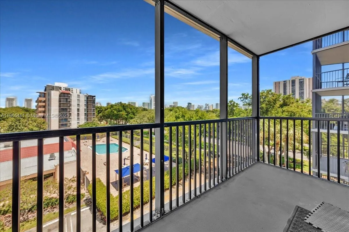 3101 N Country Club Dr, #512
