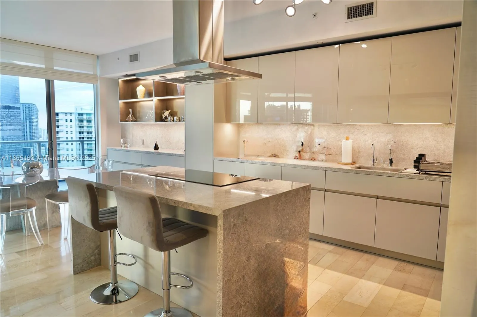 1300 Brickell Bay Dr, #3701