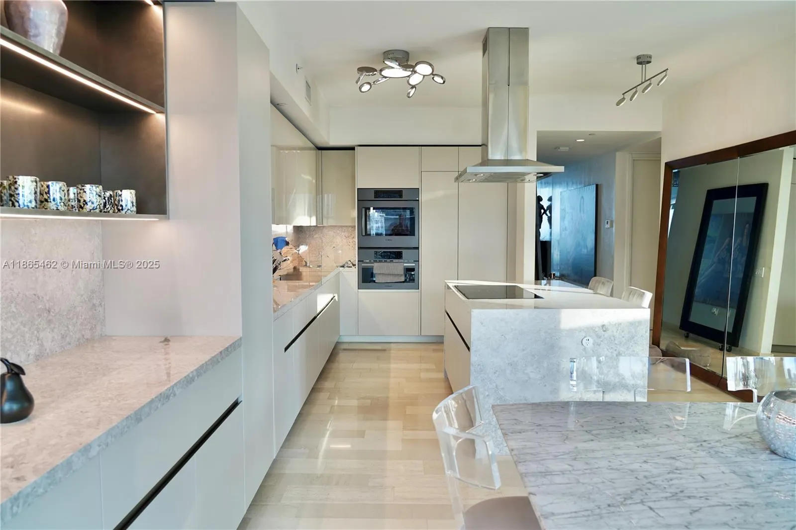 1300 Brickell Bay Dr, #3701