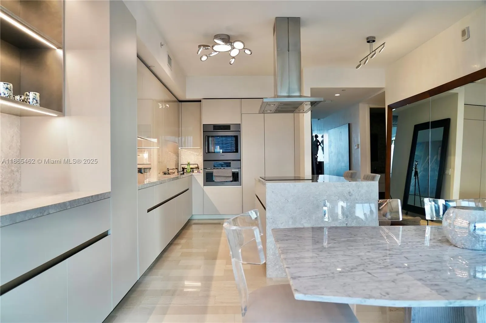 1300 Brickell Bay Dr, #3701