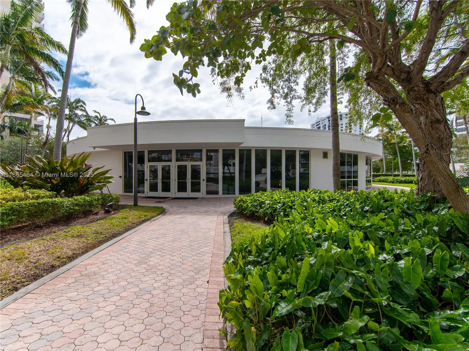 2500 Parkview Dr, #2312
