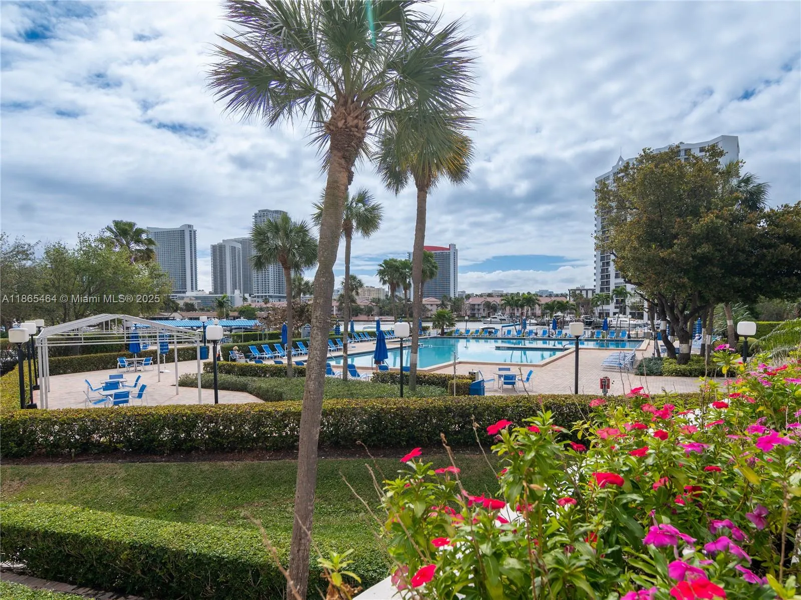 2500 Parkview Dr, #2312