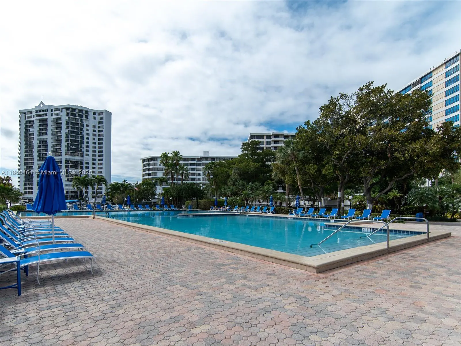 2500 Parkview Dr, #2312
