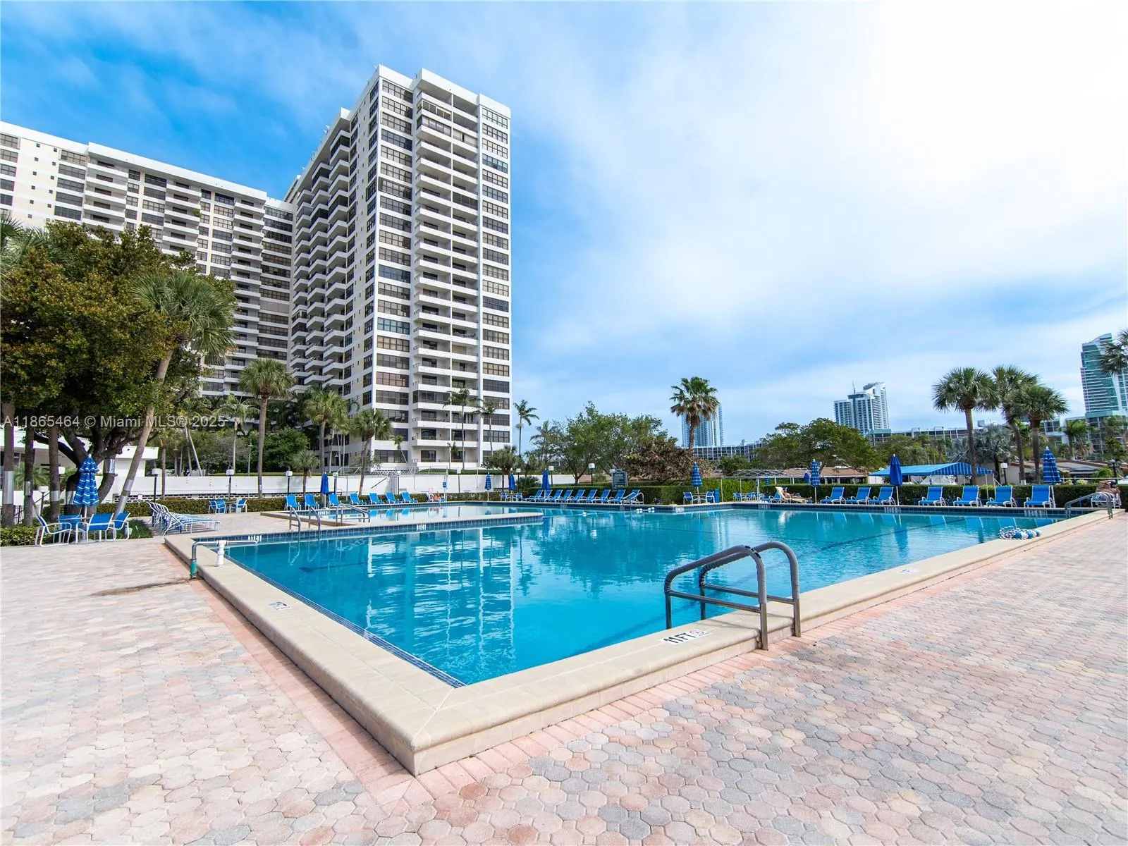 2500 Parkview Dr, #2312