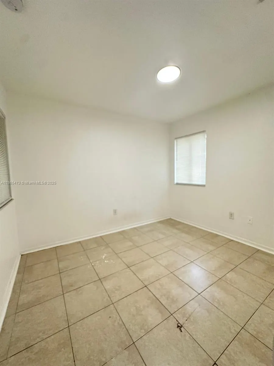 941 SW 6th Pl