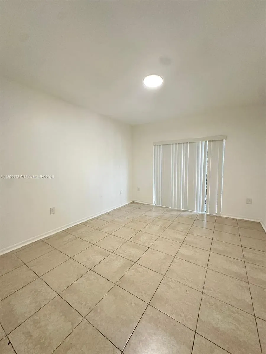 941 SW 6th Pl
