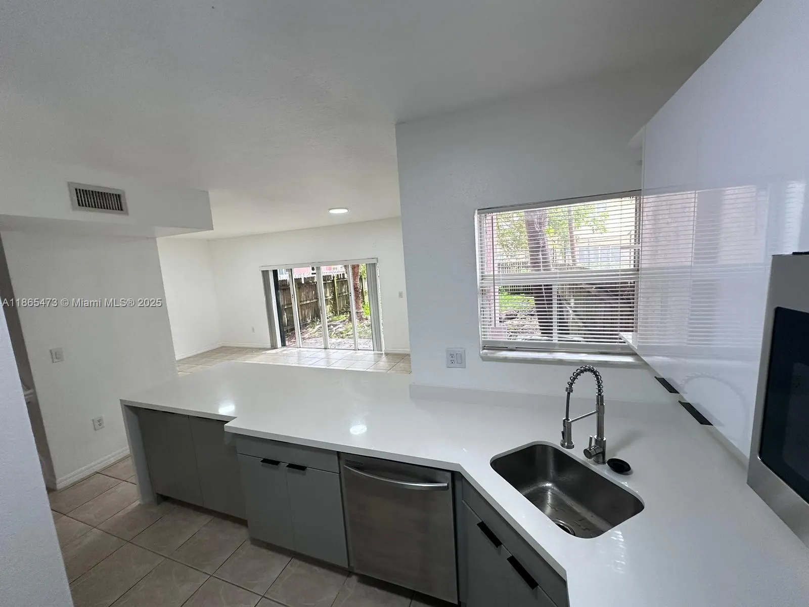 941 SW 6th Pl