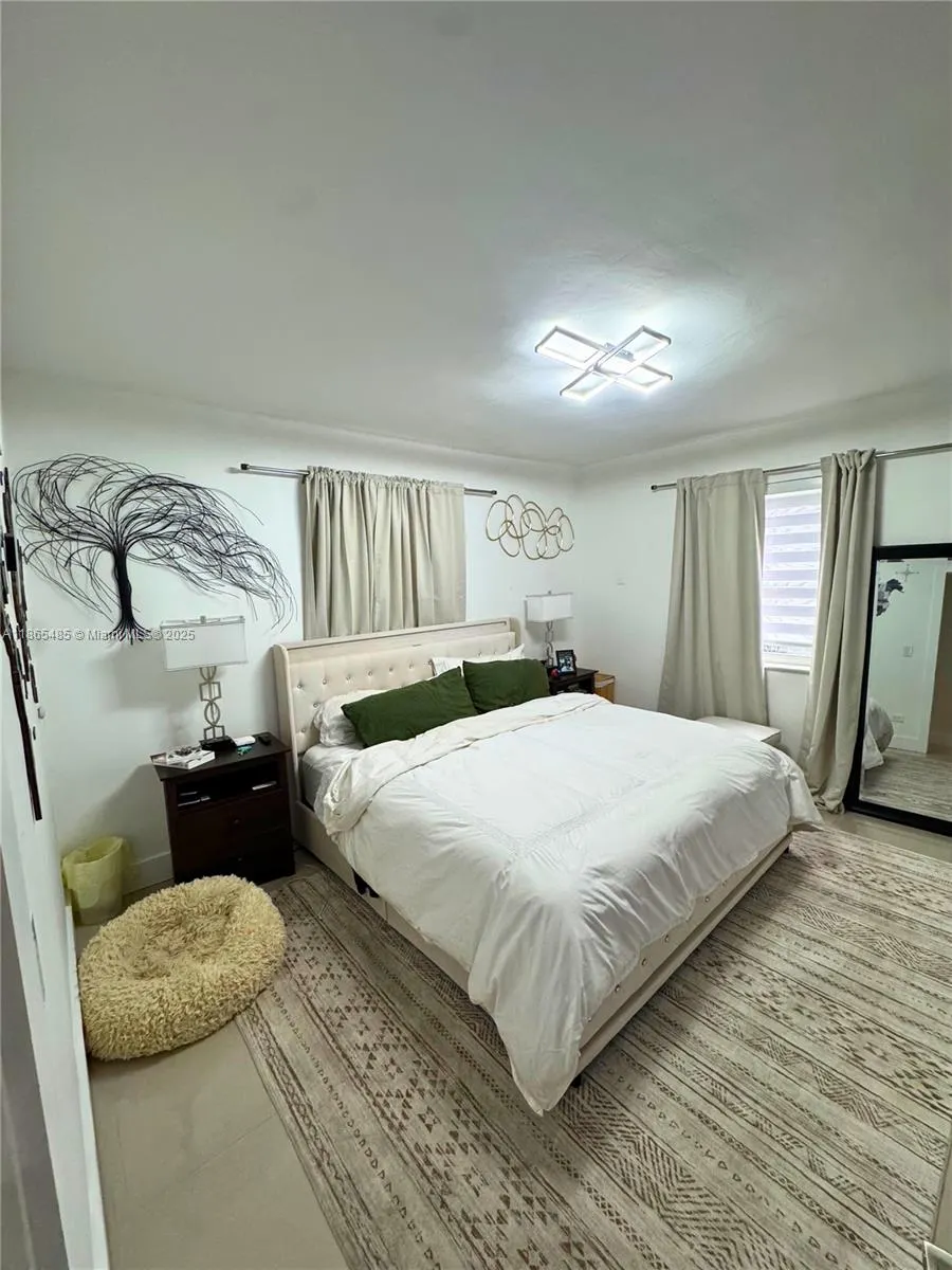 961 Swan Ave, #0