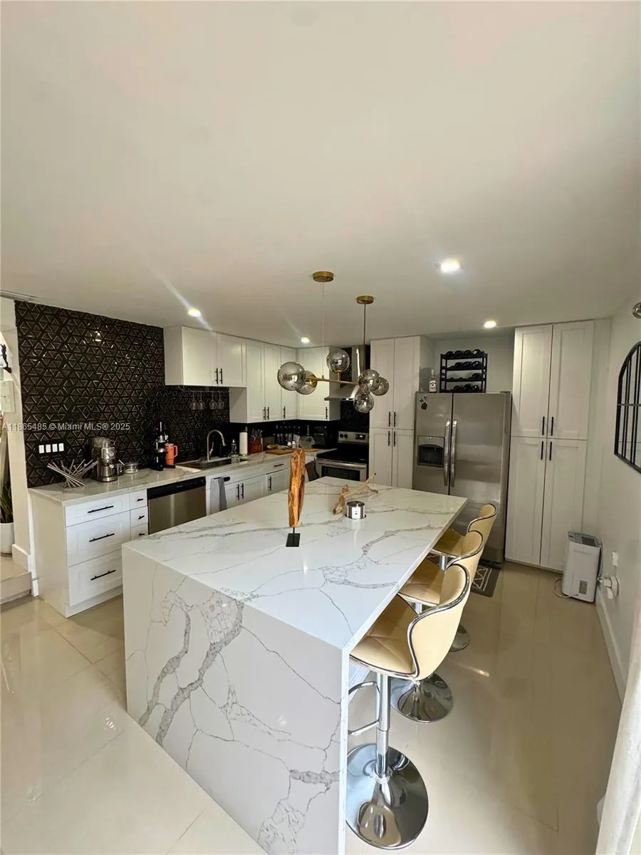 961 Swan Ave, #0