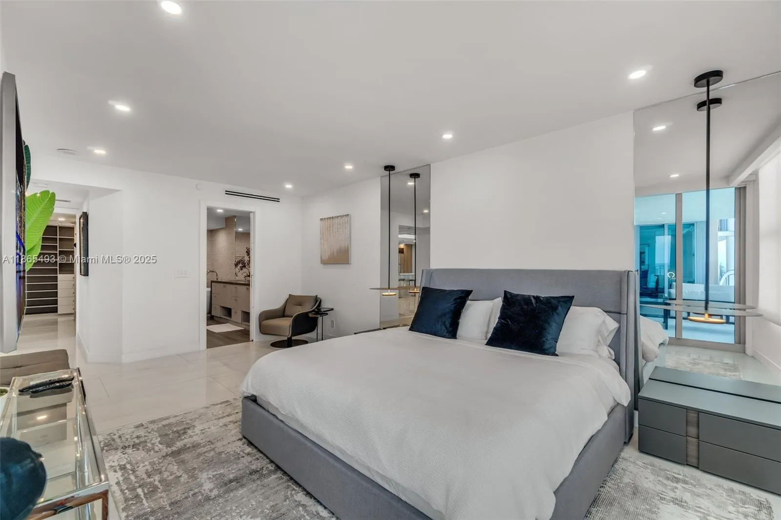1500 Ocean Drive, #1003