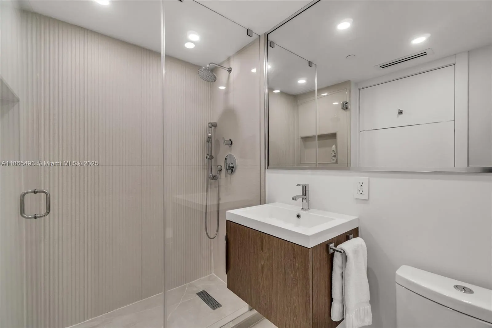 1500 Ocean Drive, #1003