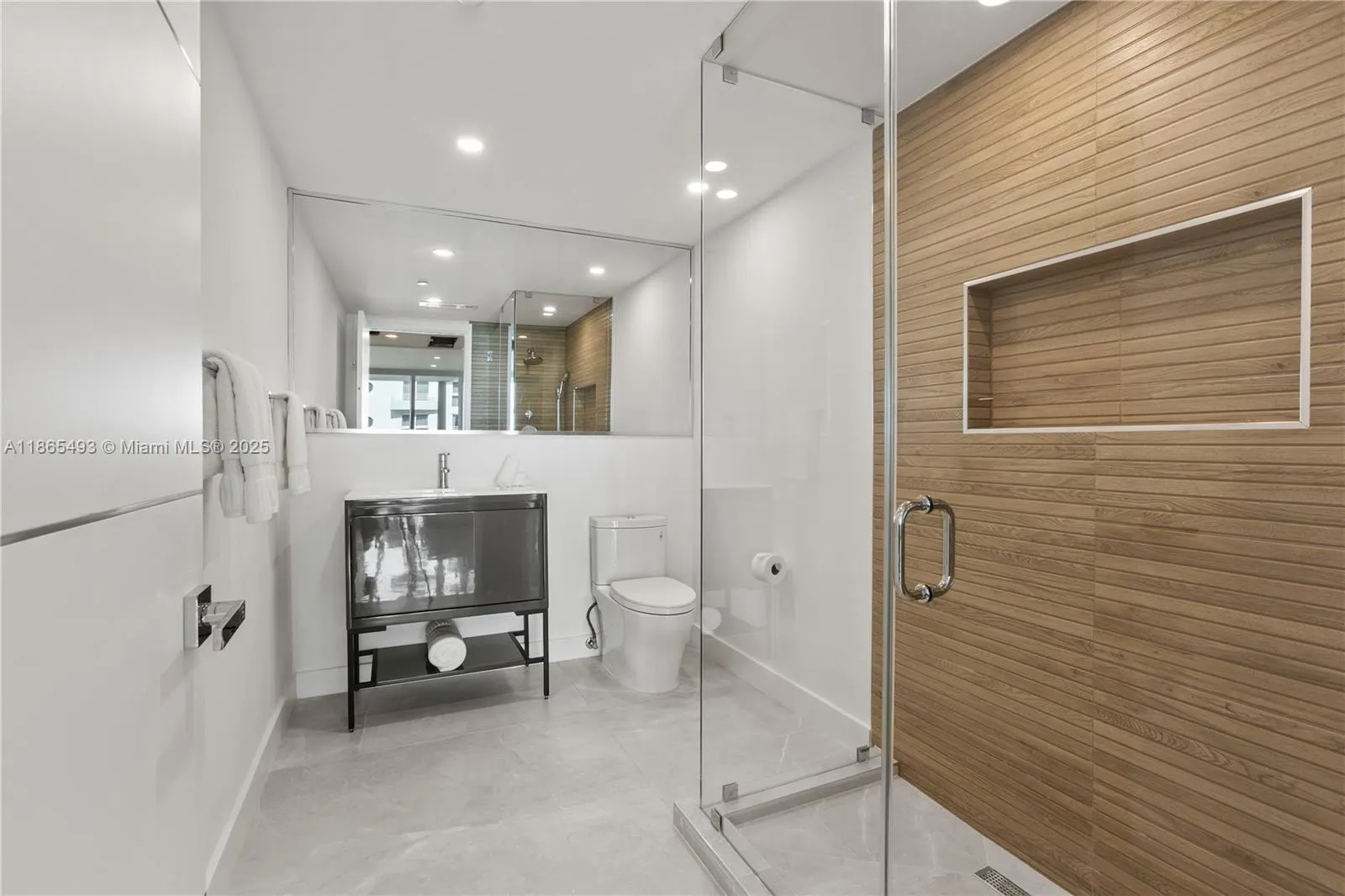 1500 Ocean Drive, #1003