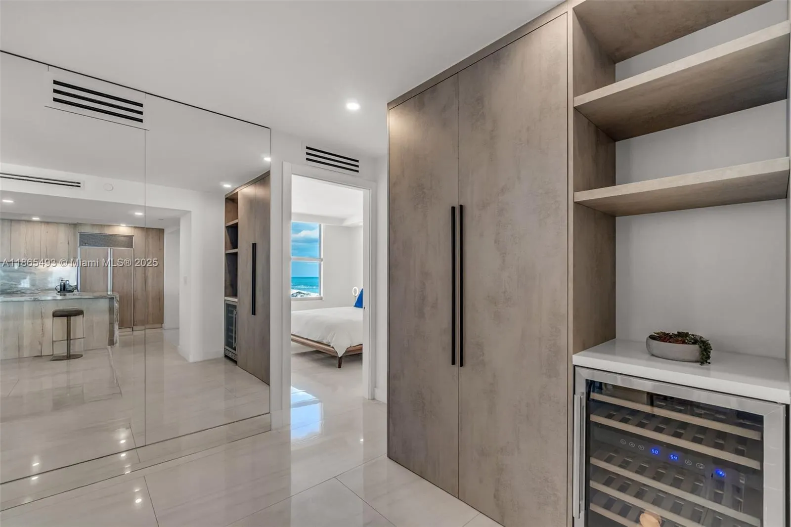 1500 Ocean Drive, #1003