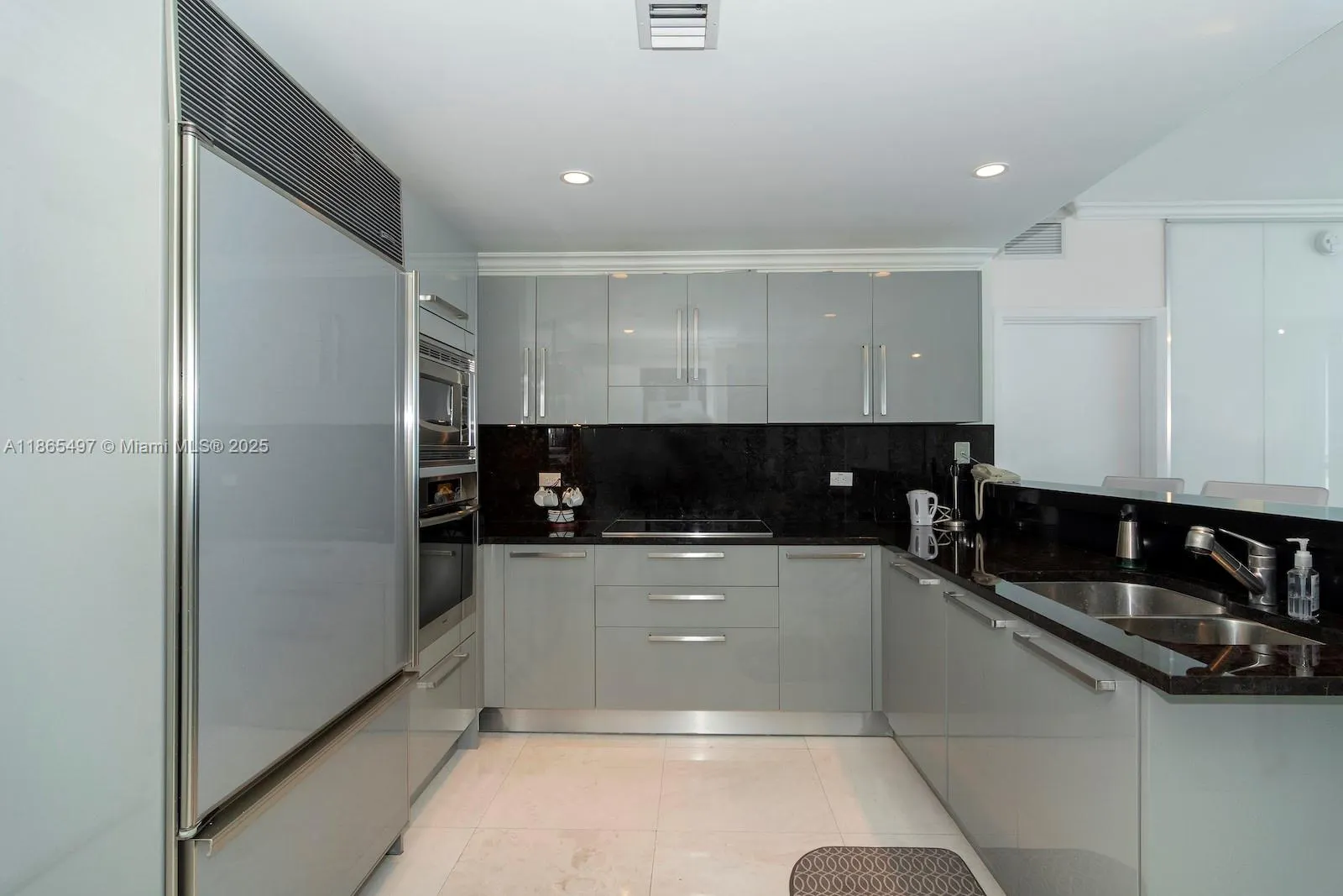6799 Collins Ave, #CPH06