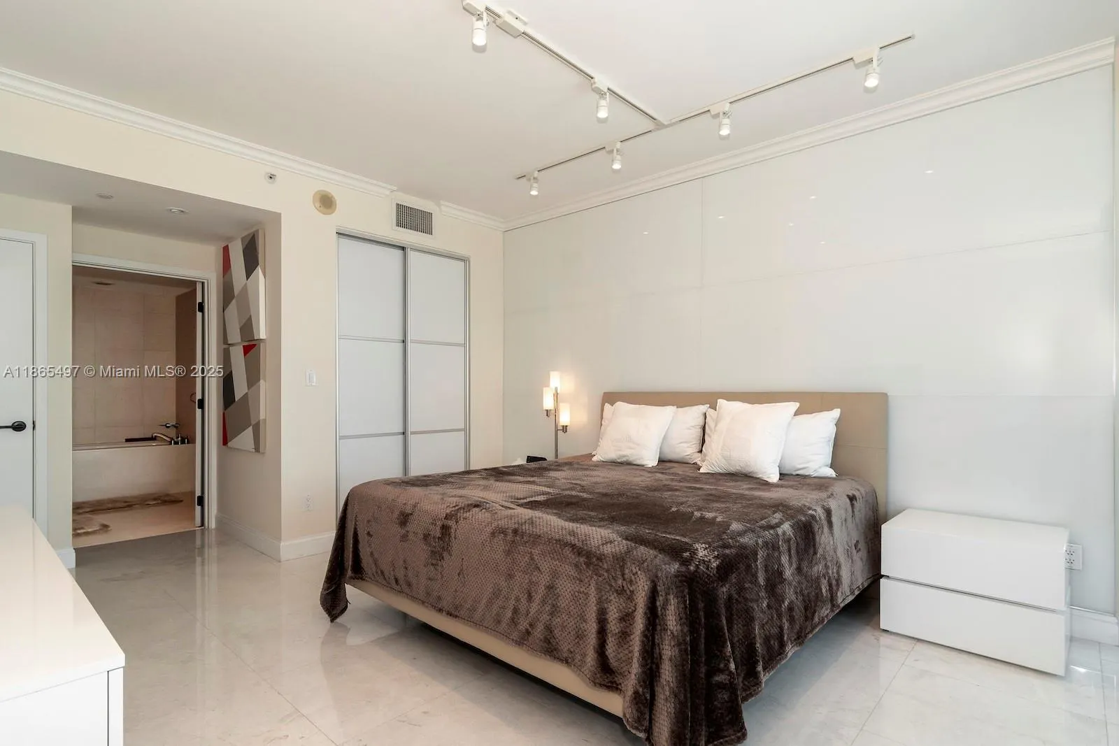 6799 Collins Ave, #CPH06