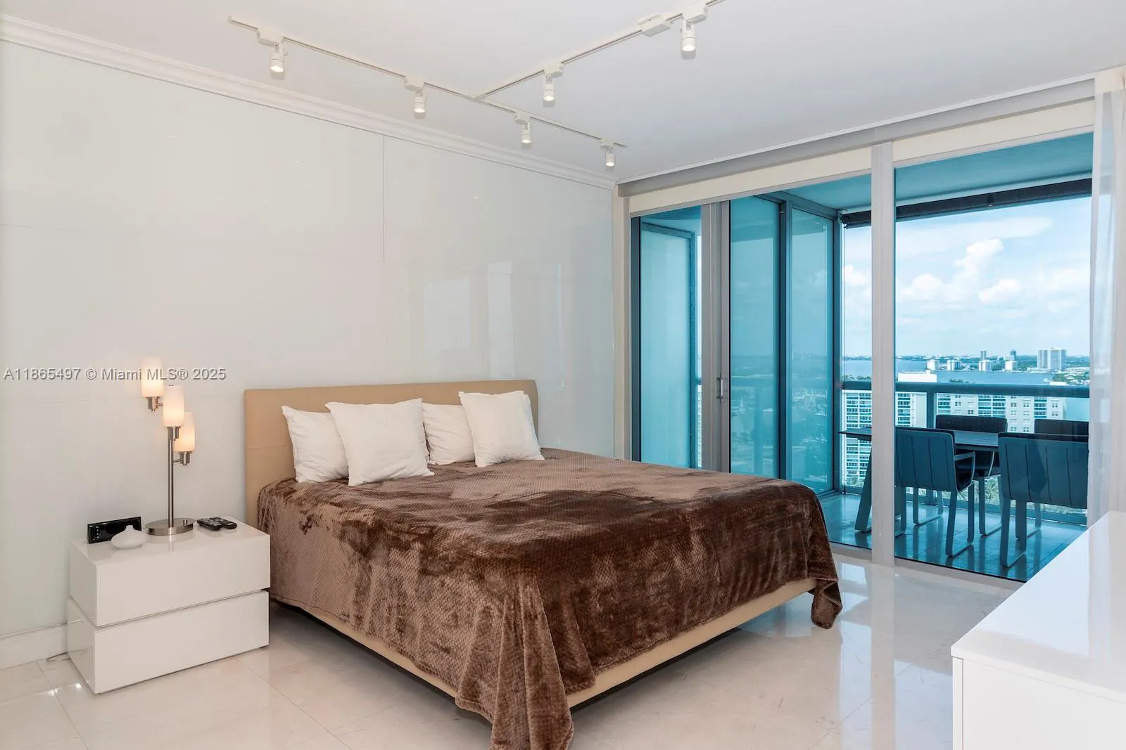 6799 Collins Ave, #CPH06
