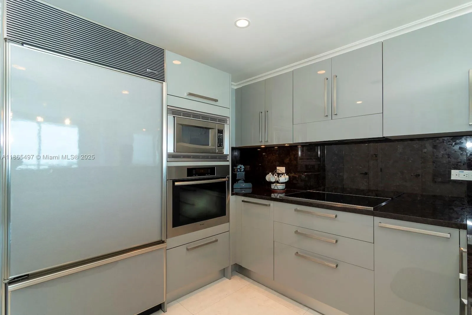 6799 Collins Ave, #CPH06