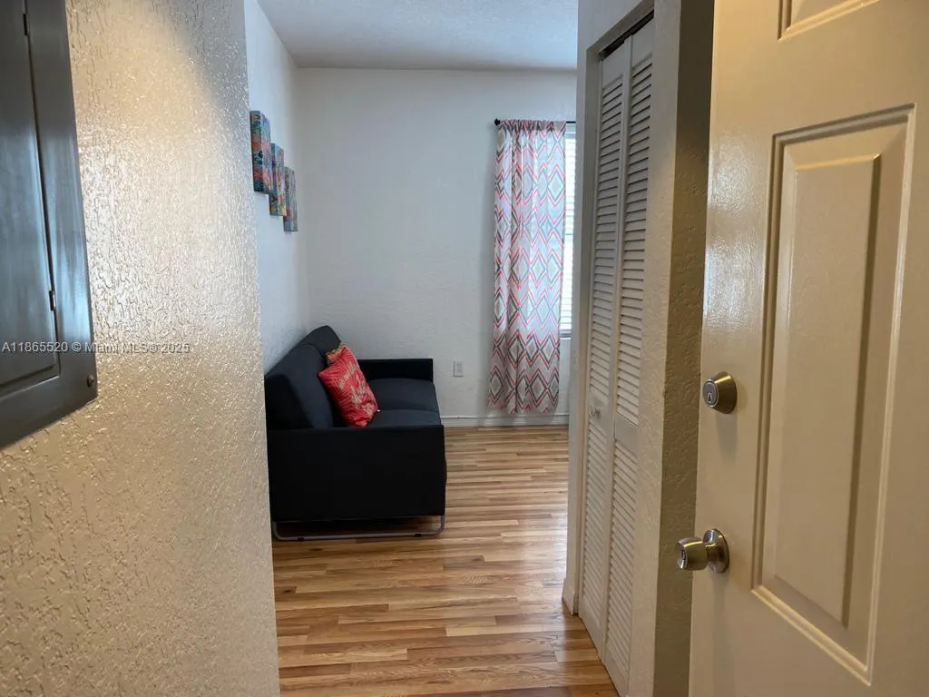 7326 Collins Ave, #105