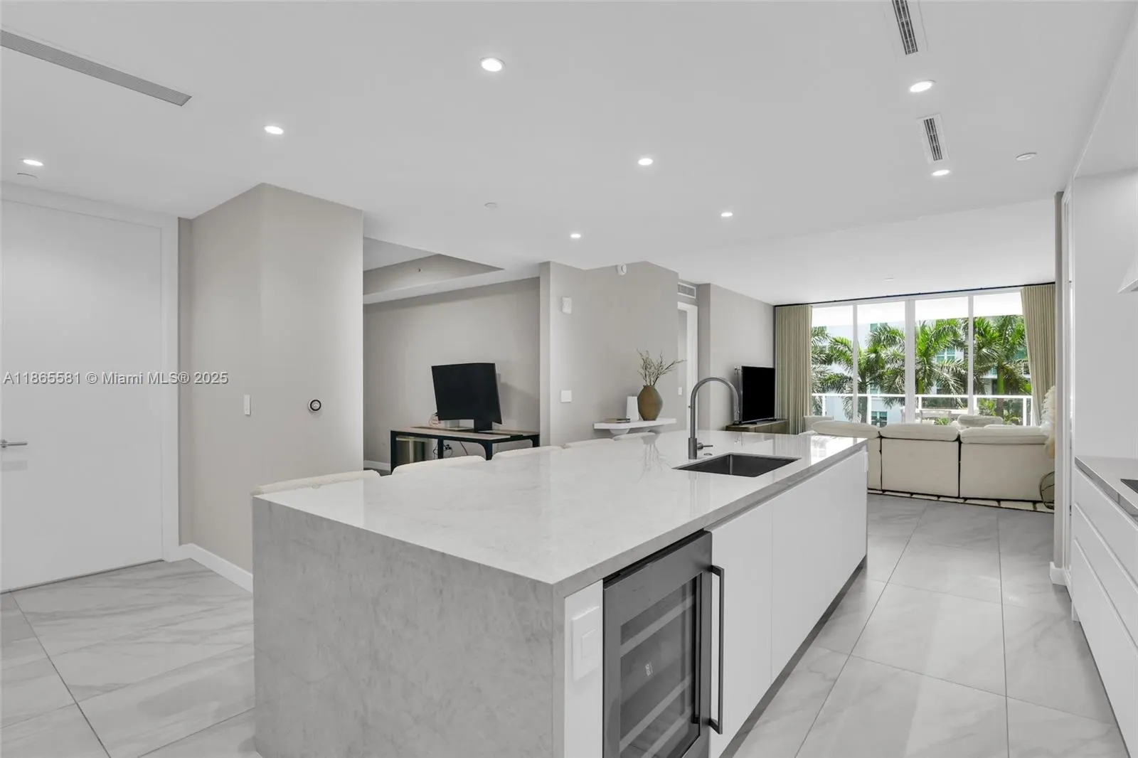 220 SE Mizner Blvd, #414