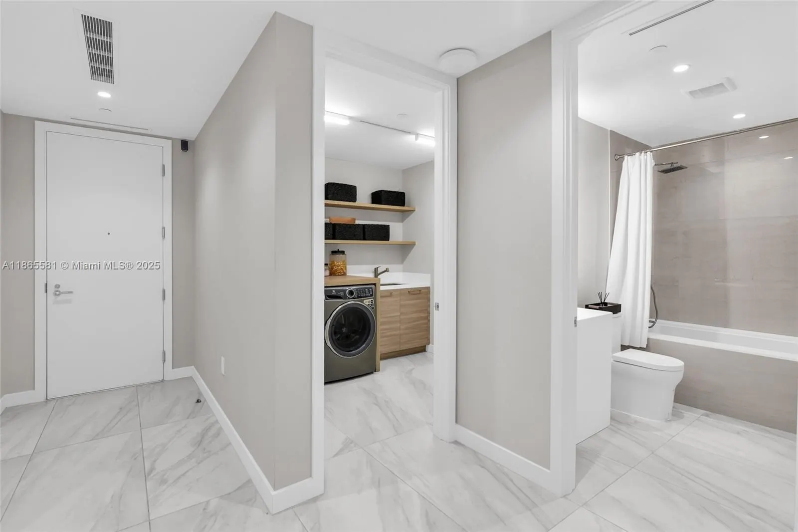 220 SE Mizner Blvd, #414