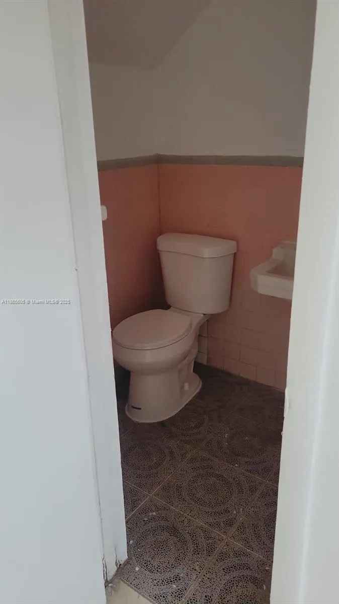 1406 NW 2nd Ave, #3