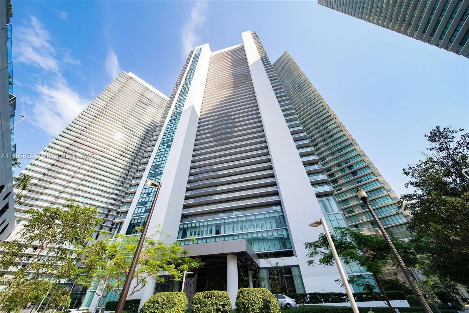 650 NE 32nd St, #1708