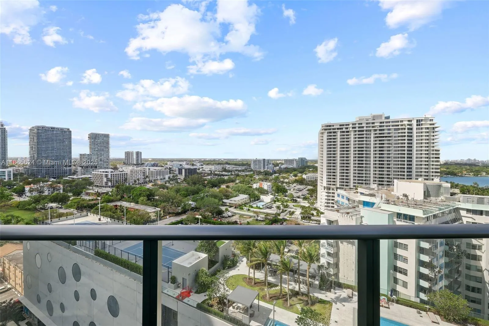 650 NE 32nd St, #1708