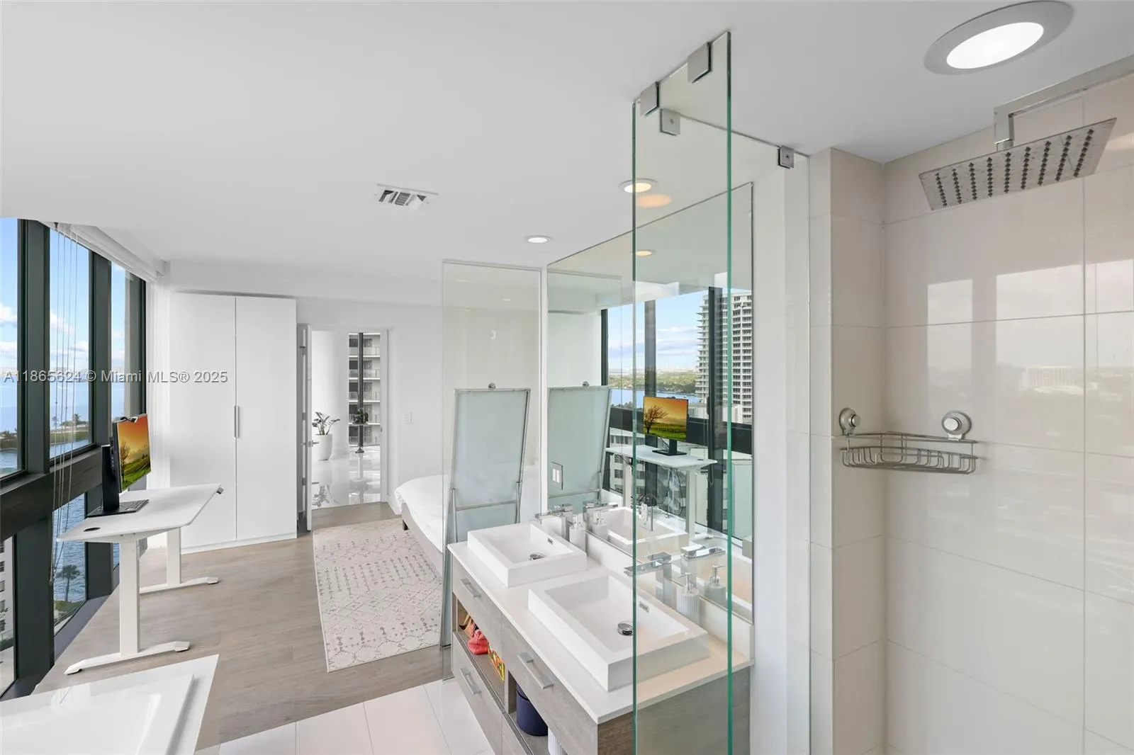 650 NE 32nd St, #1708