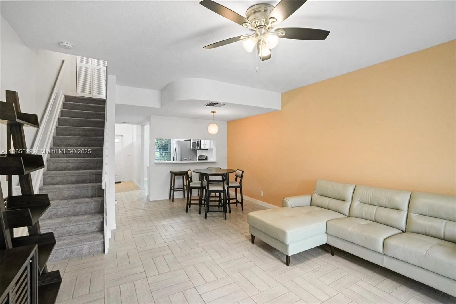 8031 Sanibel Dr, #0