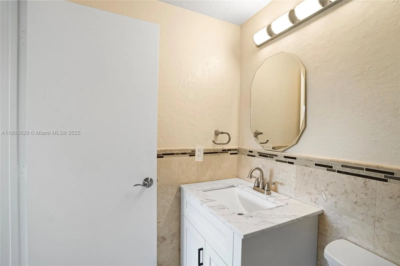 8031 Sanibel Dr, #0
