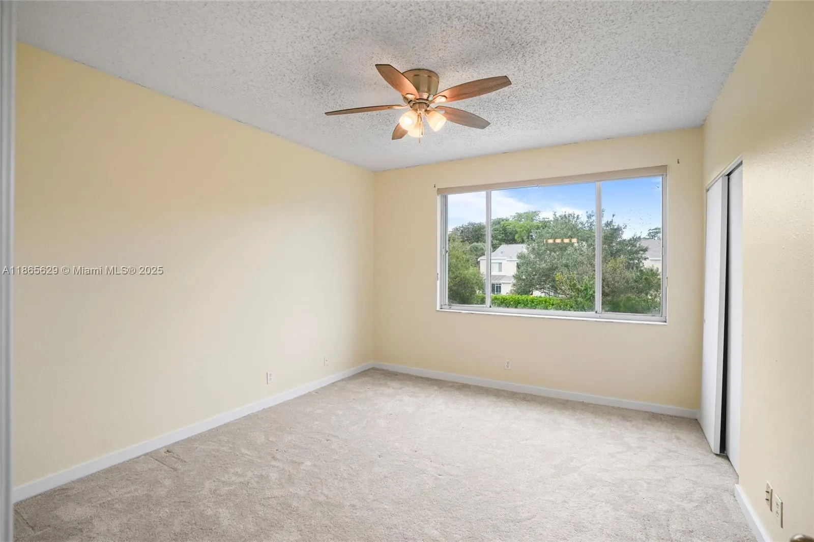 8031 Sanibel Dr, #0