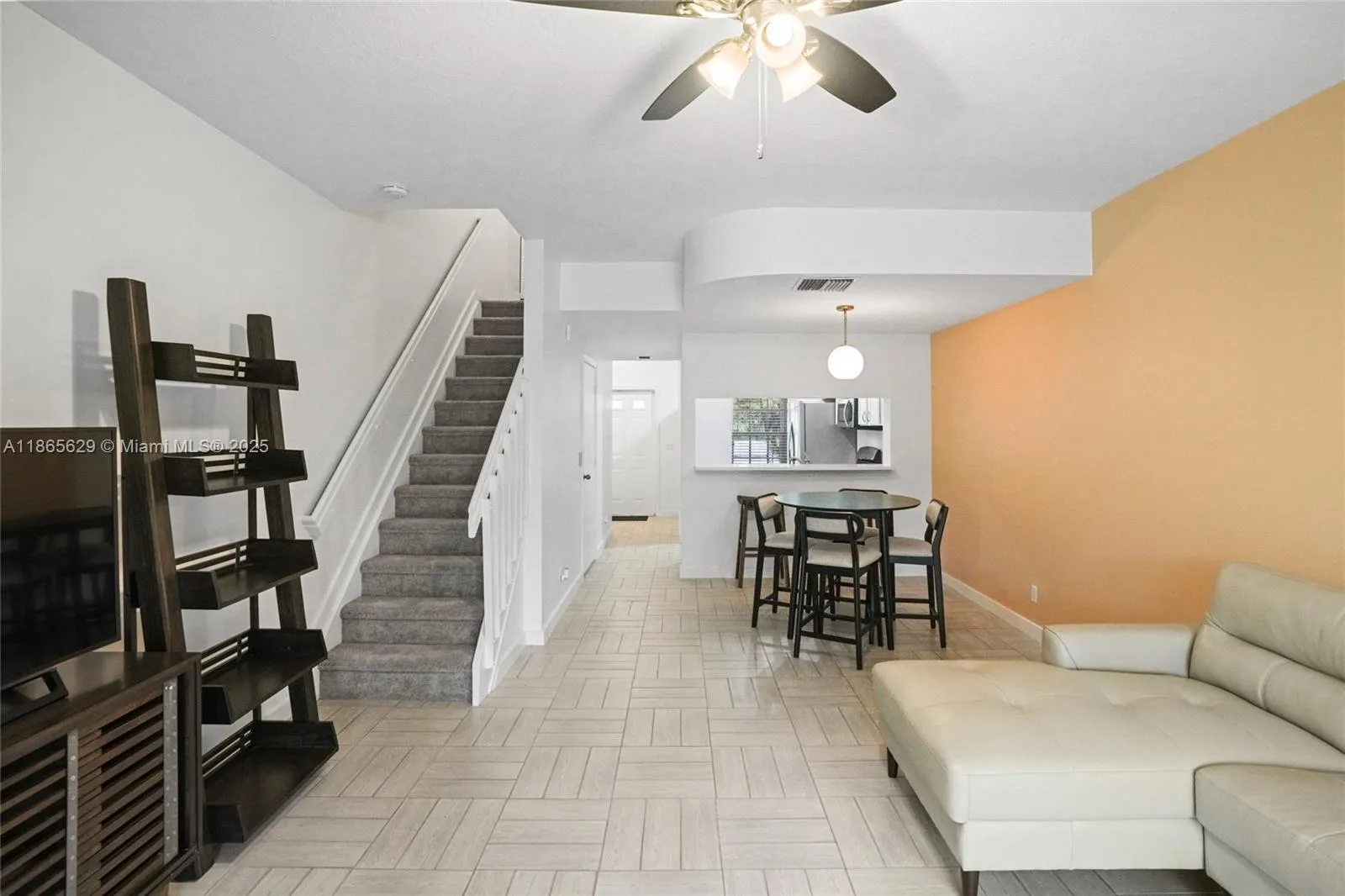 8031 Sanibel Dr, #0