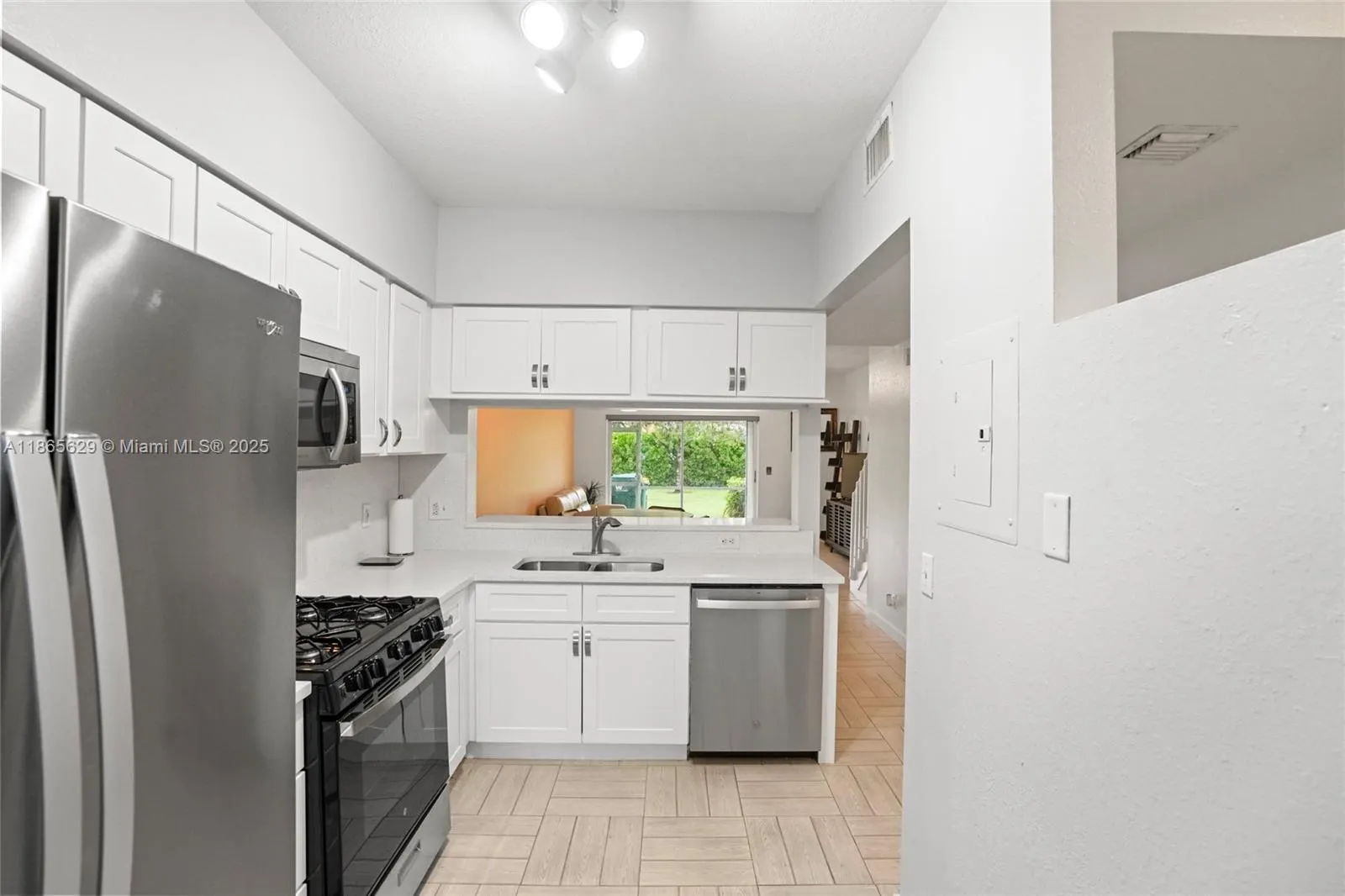 8031 Sanibel Dr, #0