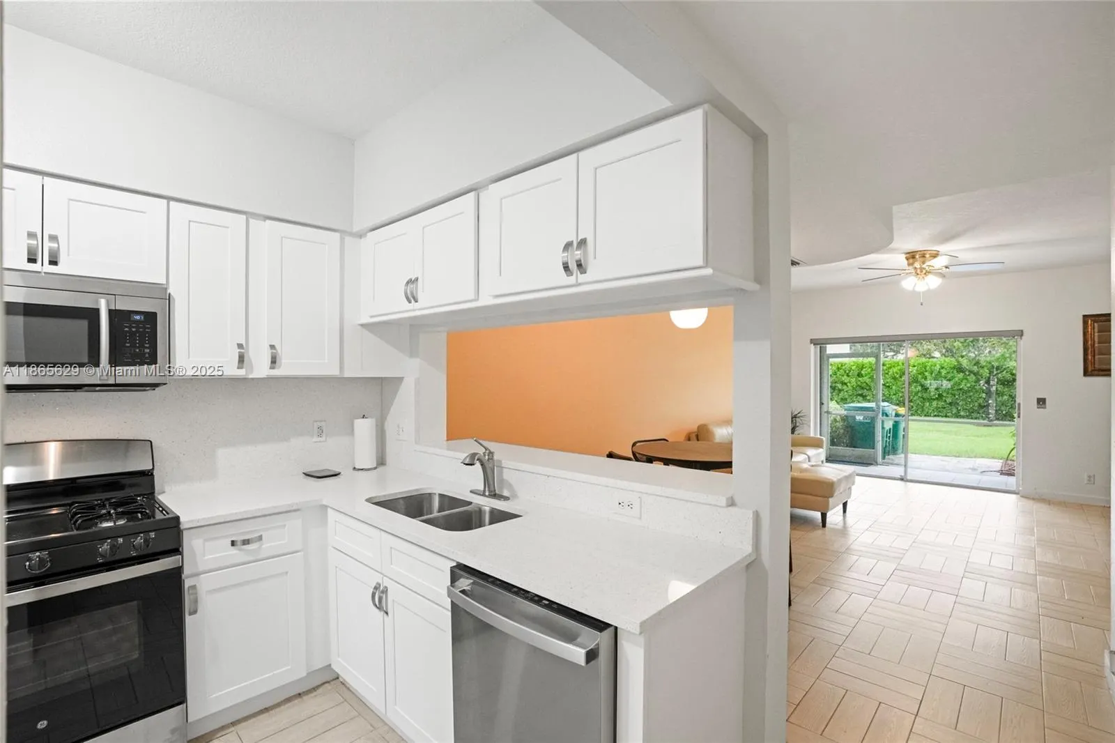 8031 Sanibel Dr, #0