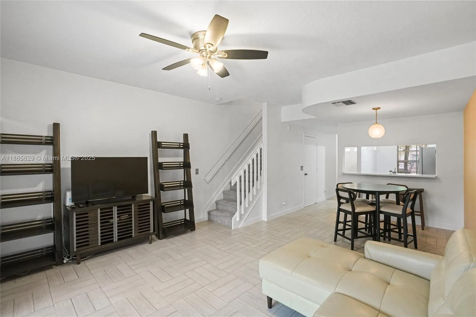 8031 Sanibel Dr, #0