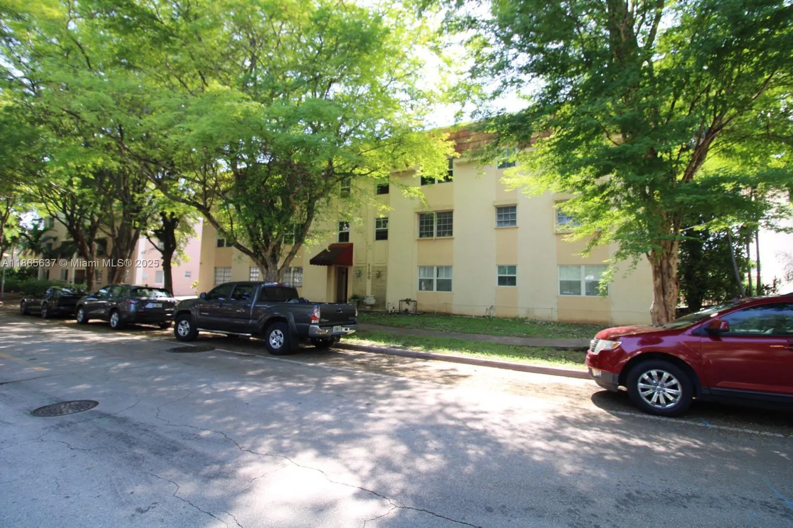 1100 Salzedo St, #3B