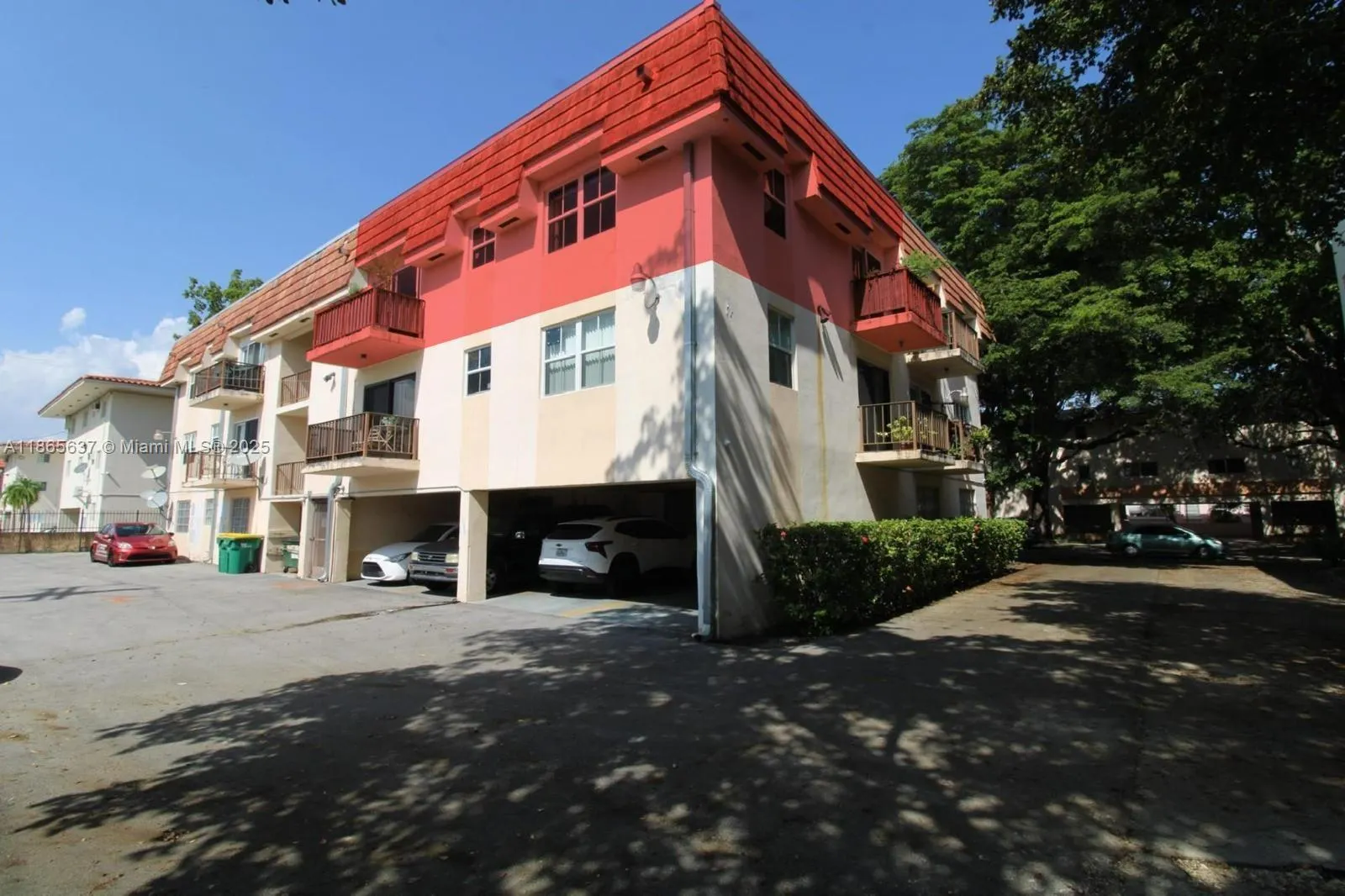 1100 Salzedo St, #3B