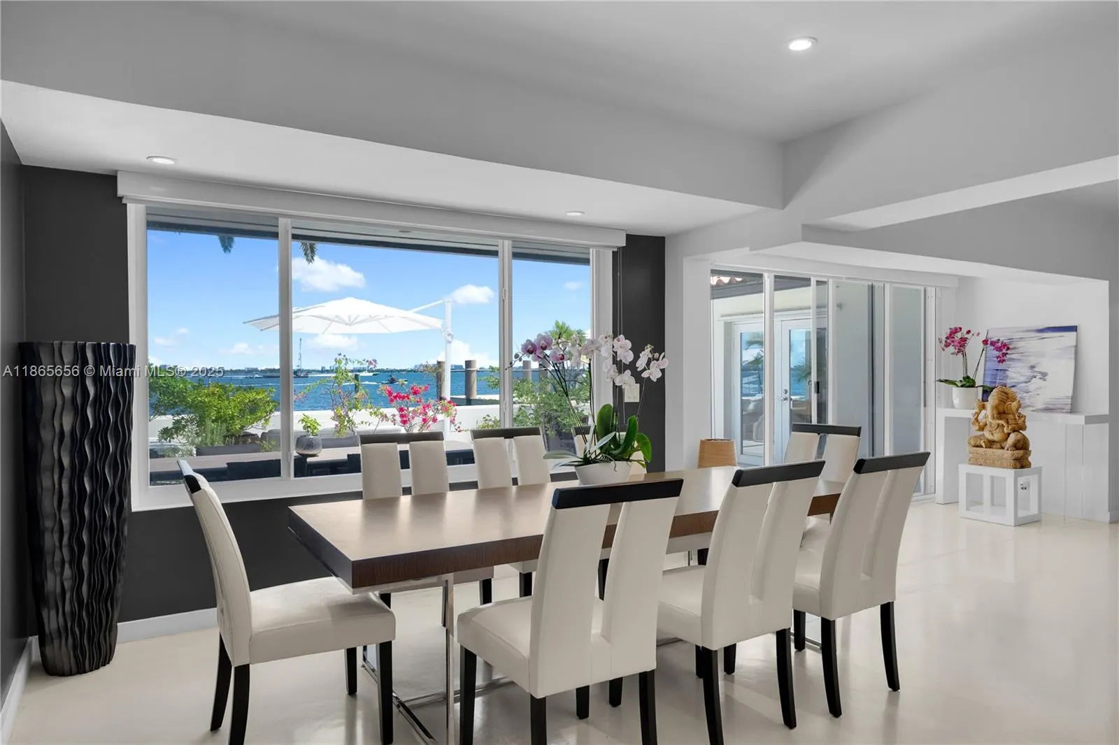 1111 N Venetian Dr
