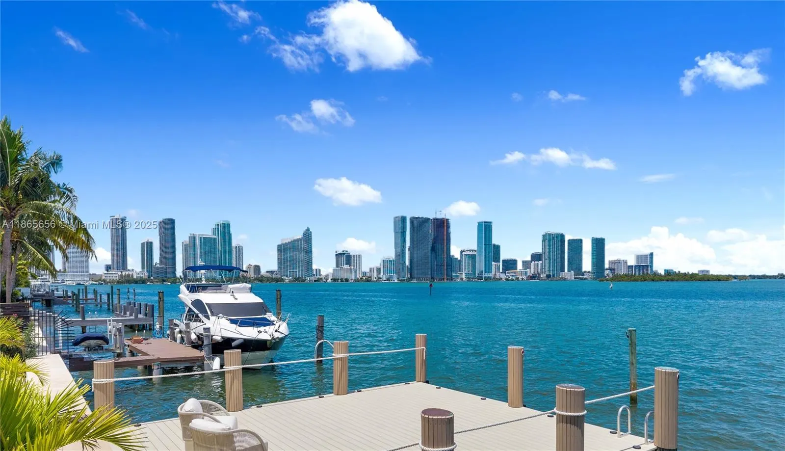1111 N Venetian Dr