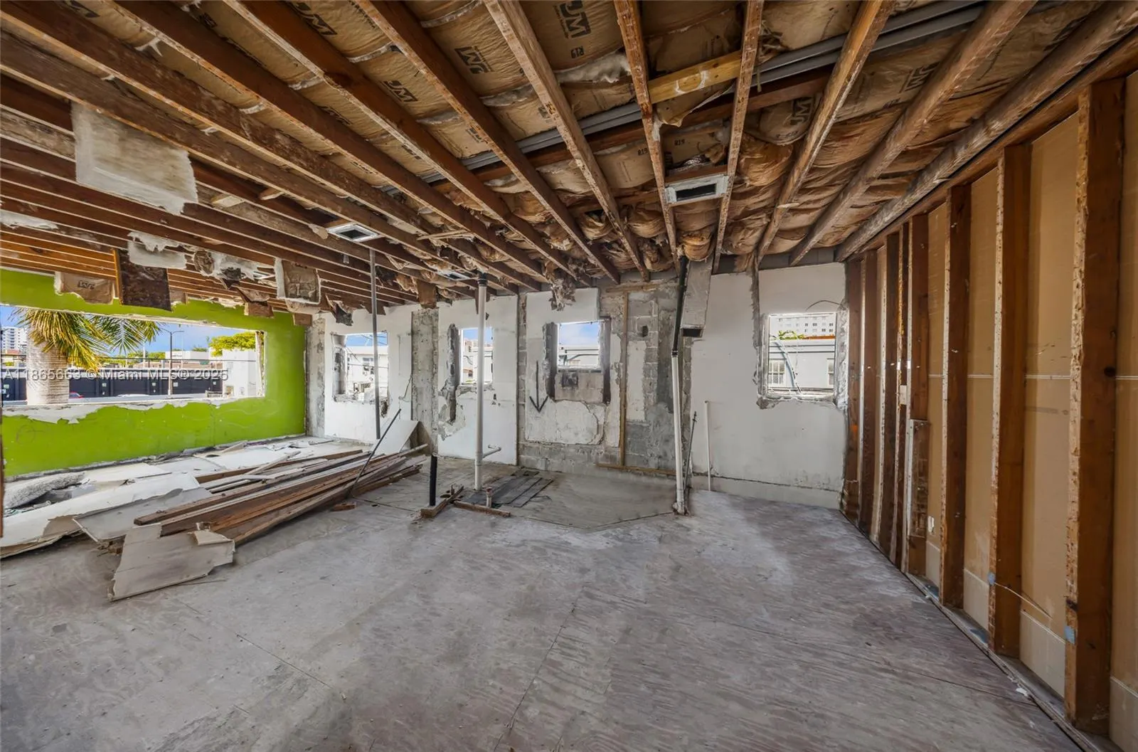 1157 NW 1st St