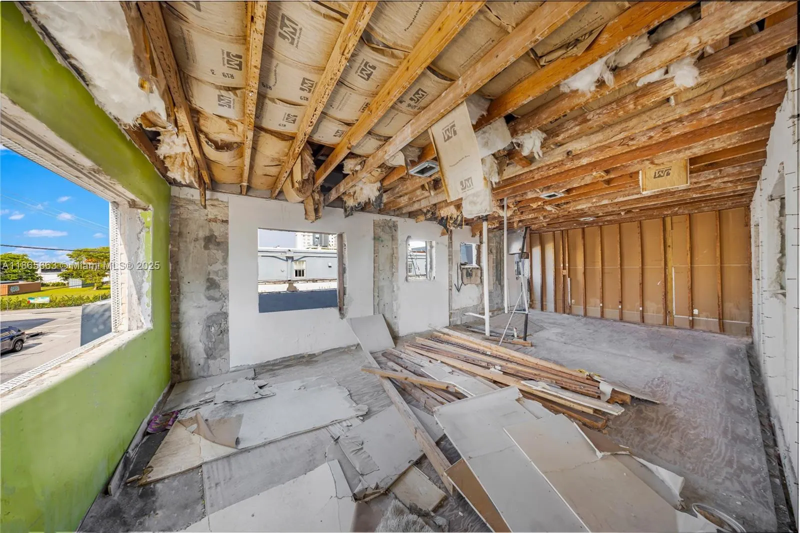 1157 NW 1st St