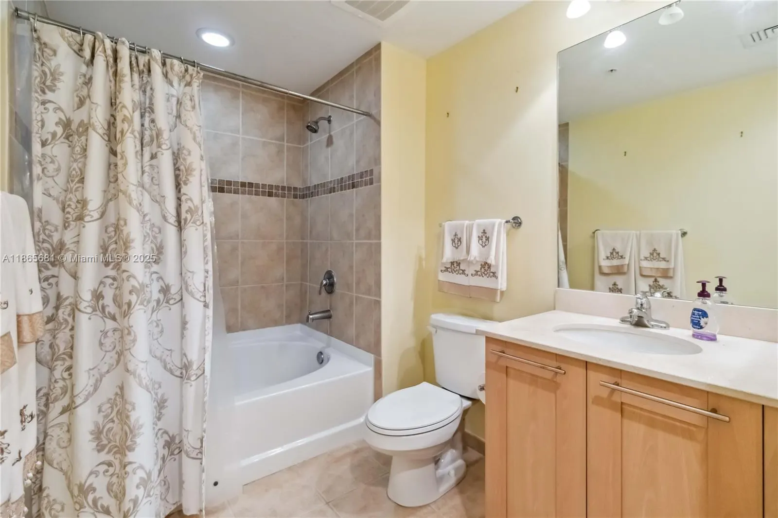 511 SE 5th Ave, #1214