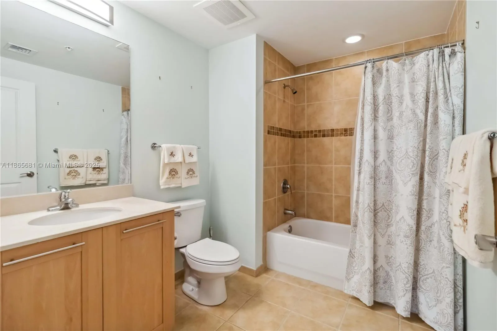 511 SE 5th Ave, #1214