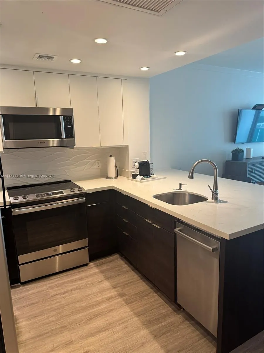 2889 Mcfarlane Rd, #1406