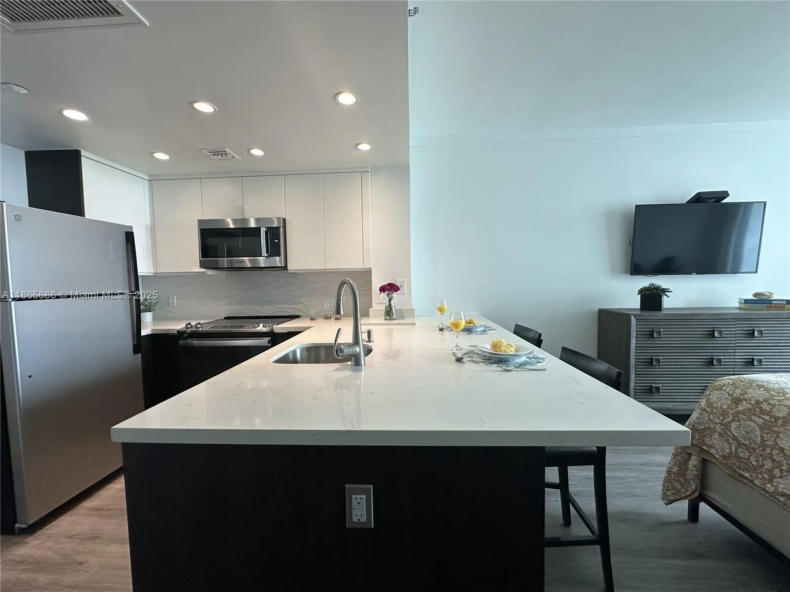 2889 Mcfarlane Rd, #1406