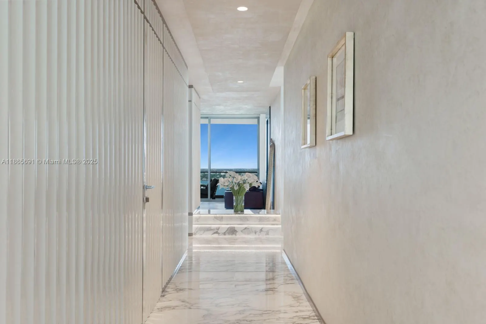 10203 Collins Ave, #2601