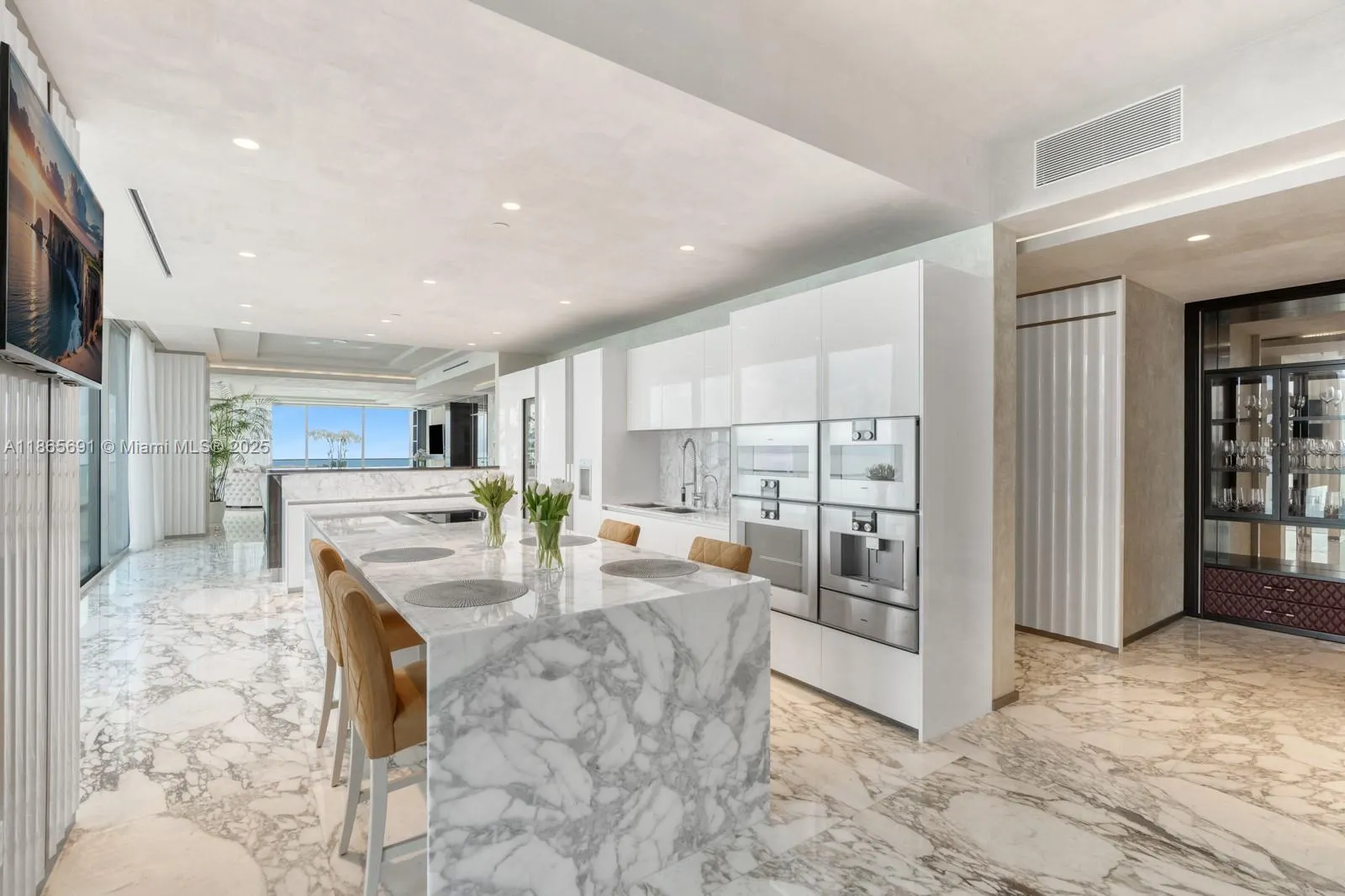 10203 Collins Ave, #2601