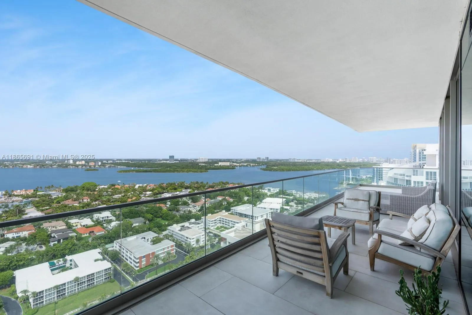 10203 Collins Ave, #2601